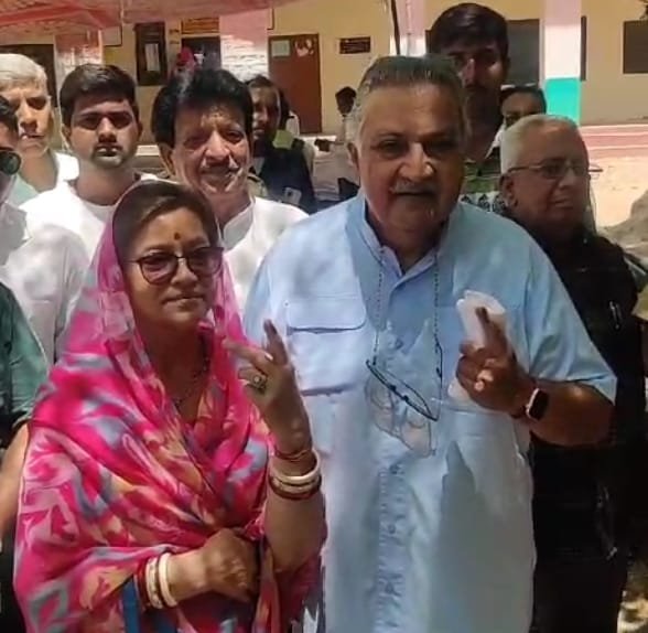 महाराजा गज सिंह जी व महारानी हेमलता राजेश जी ने मतदान किया