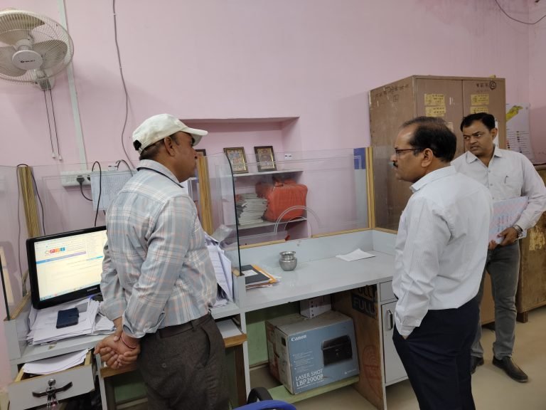 कलेक्टर ने जिला परिषद व पंचायत समिति, फलोदी का किया औचक निरीक्षण