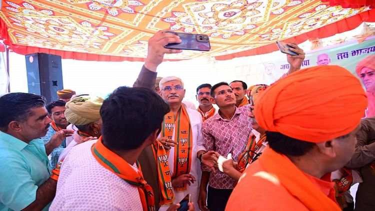 जोधपुर समाचार: कांग्रेस पर निशाना साधते हुए शेखावत ने कहा- यह झूठ बोलकर लोगों को बांटने वाली पार्टी है