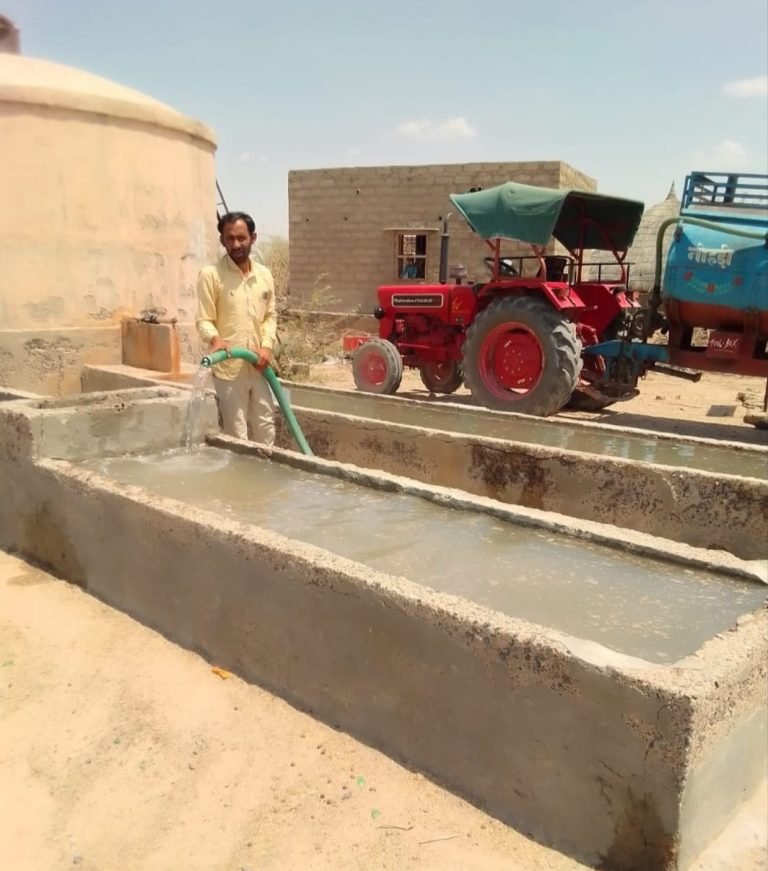 मानव सेवा संस्थान ने 408 पानी टैंकर डलवाकर किया जीवदया का कार्य