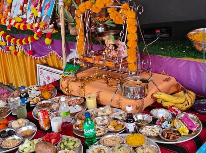 भागवत कथा के पंचम दिवस में लगा छप्पन भोग 
