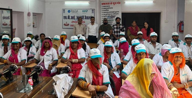 आर-सेटी द्वारा दस दिवसीय बैच 421 अचार पापड़ 