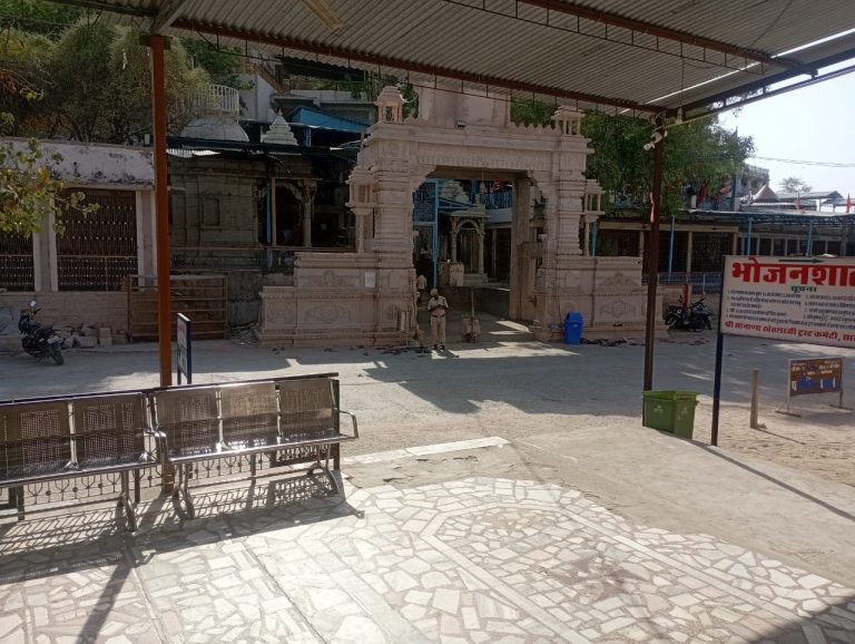 आयुक्त देवस्थान द्वारा जारी आदेश दिनांक 28 3.2024 की अनुपालना सुनिश्चित करें