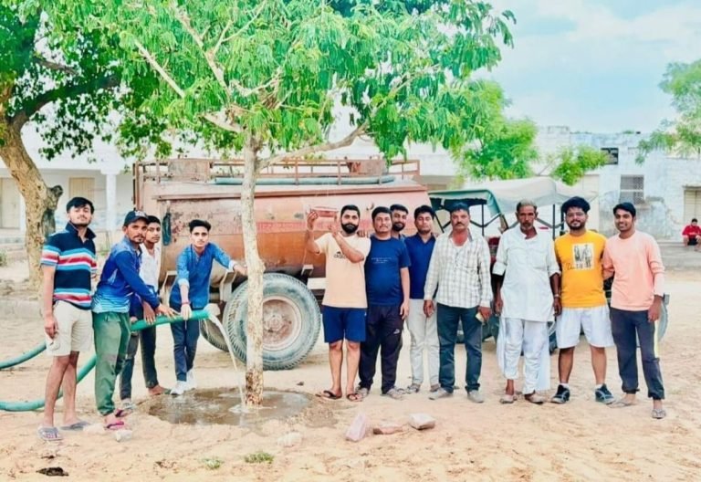 जोधपुर के केरू गांव में पर्यावरण प्रेमियों ने राजकीय सीनियर स्कूल में समाजिक कार्य करा