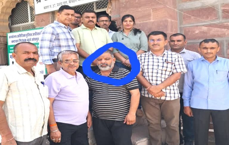 एसीपी के नाम पर साठ हजार की रिश्वत लेते पत्रकार रंगे हाथों गिरफ्तार एसीपी की भूमिका की भी होगी जांच