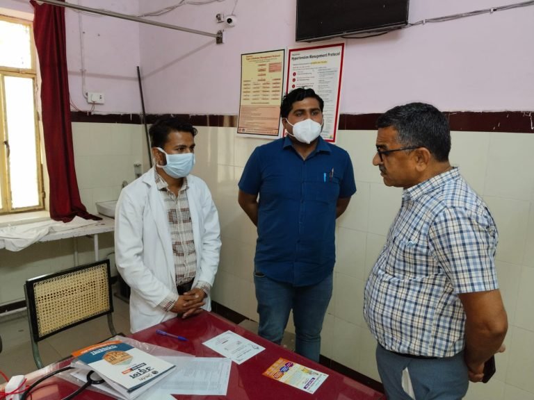 राजस्थान सरकार सूचना एवं जनसंपर्क कार्यालय संयुक्त निदेशक डॉक्टर कमलेश चौधरी ने संभाग के अस्पतालों का किया निरीक्षण