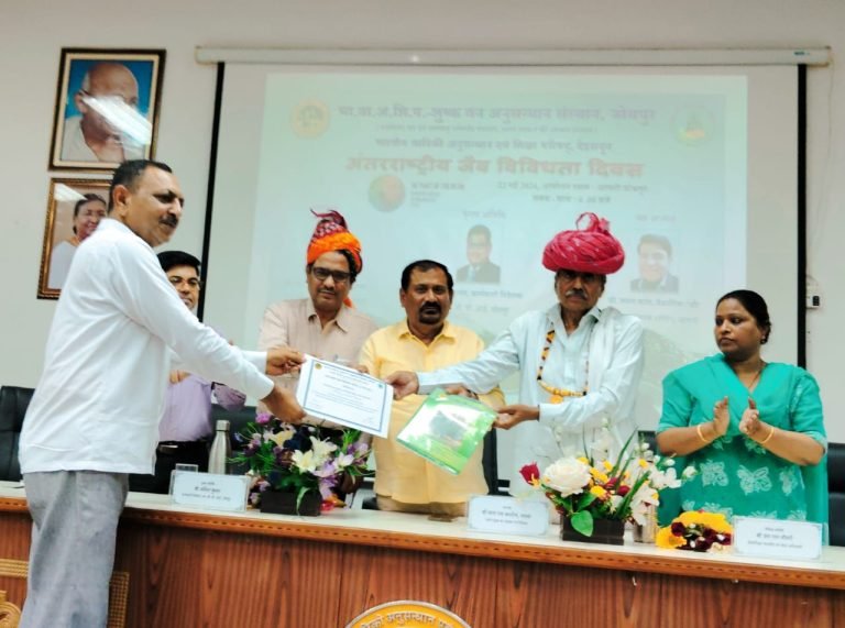 प्रगतिशील विज्ञान एवं पूर्व प्रधान मेघवाल सम्मानित