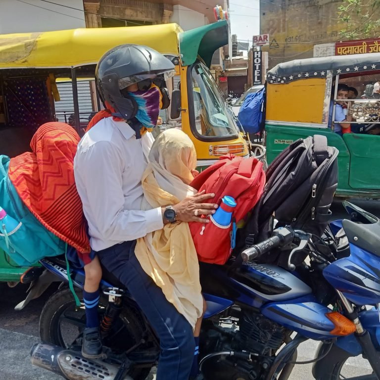 गर्मी के मद्देनजर जिला कलक्टर ने स्कूलों के समय में किया परिवर्तन