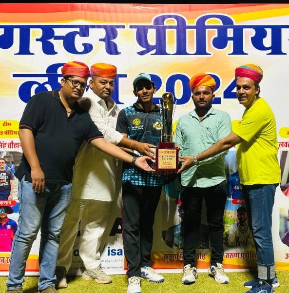 यंगस्टर लीग में युवराज सिंह रहे रनों व विकटों में अवल सर्वश्रेष्ठ यंगस्टरों को दी बधाई