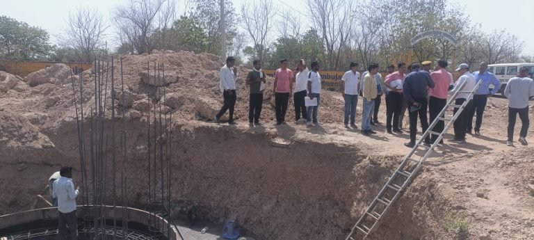 प्रभारी सचिव ने किया लूणी क्षेत्र का निरीक्षण