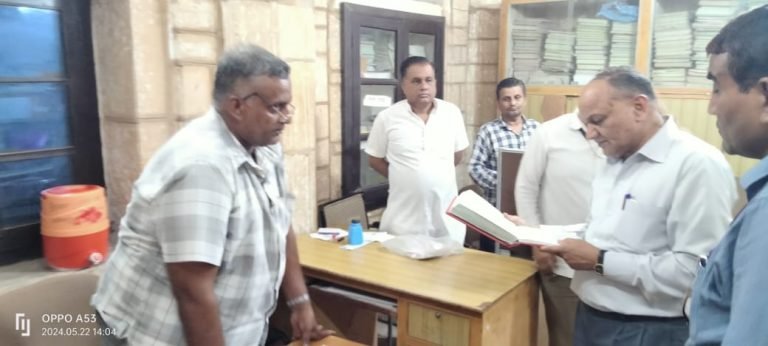 संम्भागीय आयुक्त ने जिला कलक्टर कार्यालय का वार्षिक निरीक्षण किया