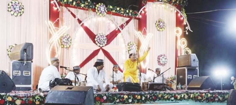 हजरत अशरफ अली बाबा सांलाना उर्स मे बडी संख्या उमडे जायरीन किए अकीदत के फूल पेश