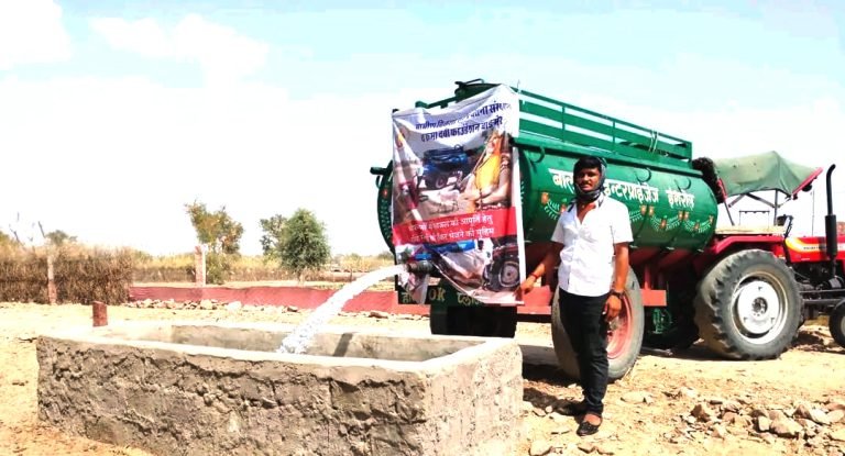 रूमा देवी फाउंडेशन द्वारा दूर दराज की ढाणियों में की जा रही पेयजल आपूर्ति