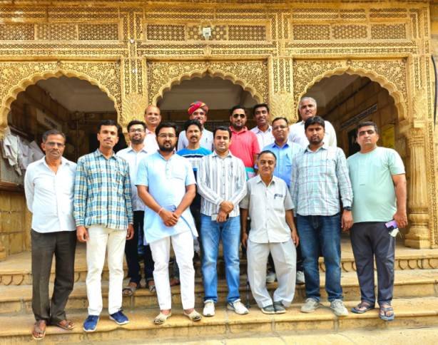 जवाहर लाल नेहरू आवासीय कॉलोनी की विकास समिति गठित कर रखी मांगे