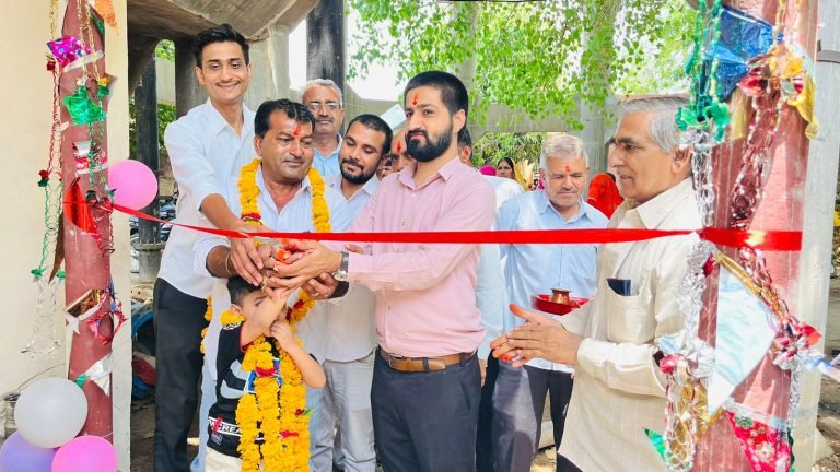 वेलकम सिक्योर लाईफ सेवा फाउंडेशन जोधपुर के तत्वावधान में पक्षियों के लिए परिंडे लगाए गए