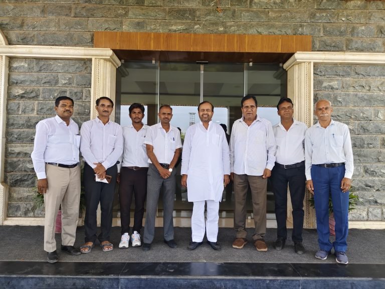 पूर्व सीएम सलाहकार लोढा कांग्रेसजनो ने किया बहुमान स्वामी चेतन गिरी जी महाराज का लिया आशीर्वाद