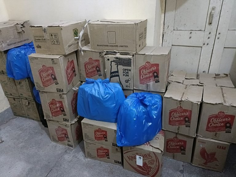 अवैध शराब तस्करों के खिलाफ पुलिस कार्यवाही