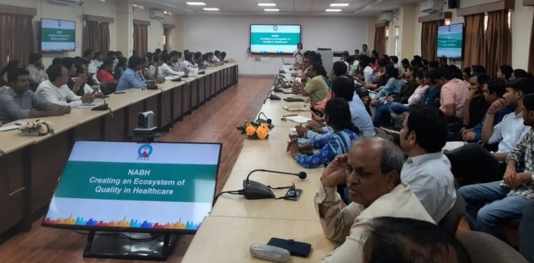 एनएबीएच- मान्यता मानकों के कार्यान्वयन में कठिनाइयां विषयक व्याख्यान का आयोजन