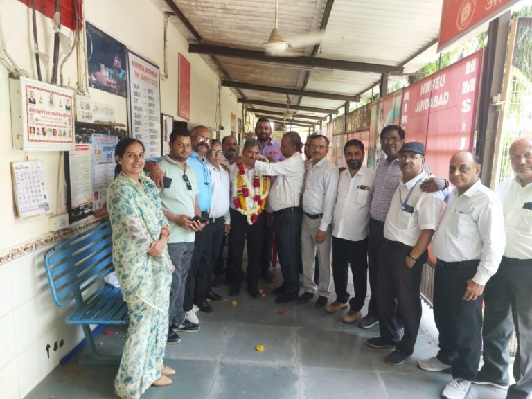 परिहार के जोनल अध्यक्ष बनने पर कर्मचारियों ने किया स्वागत