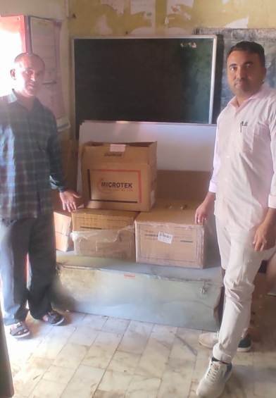 ओएनजीसी ने राजकीय उच्च माध्यमिक विद्यालय रीवड़ी को भेंट किये उच्च क्वालिटी के प्रोजेक्टर