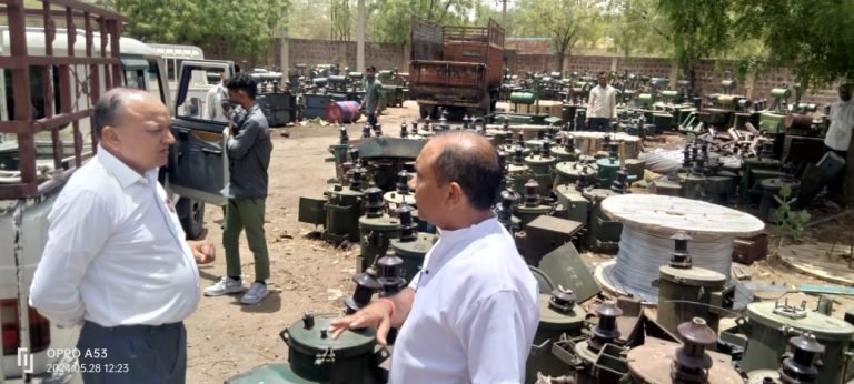 संभागीय आयुक्त ने किया विभिन्न कार्यालयों का निरीक्षण