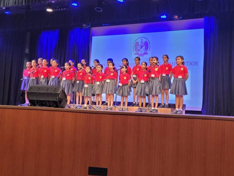 राजमाता कृष्णा कुमारी गर्ल्स पब्लिक स्कूल में अंग्रेजी कविता प्रतियोगिता आयोजित