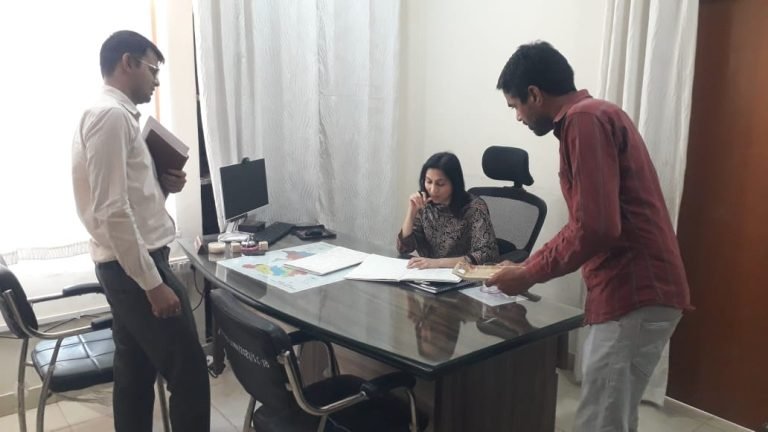 अतिरिक्त जिला कलक्टर ने उपखंड एवं तहसील कार्यालय का किया औचक निरीक्षण