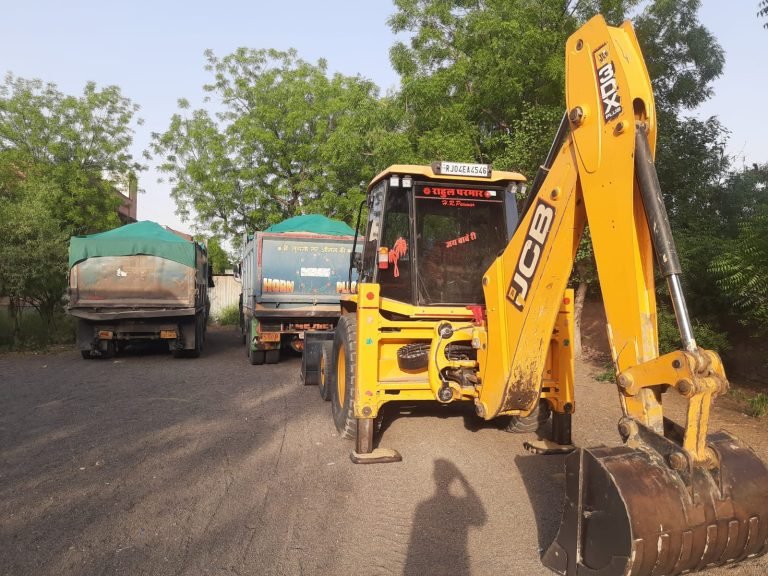 अवैध खनन निर्गम भंडारण के विरूद्ध आक्समिक निरीक्षण के दौरान खनन विभाग की बड़ी कार्यवाहीं