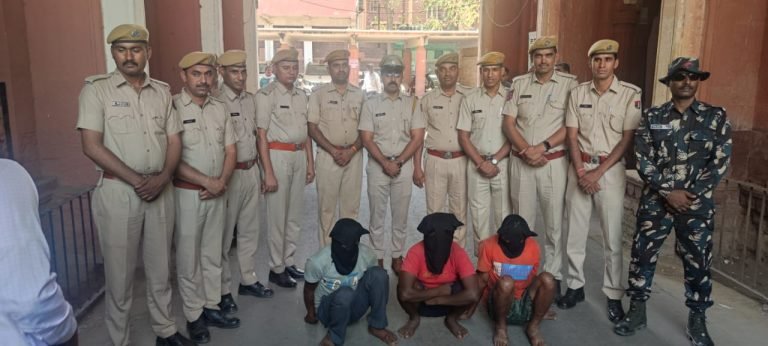 फैक्ट्री मुनीम की हत्या कर लूट के तीन आरोपी बारह साल बाद गिरफ्तार