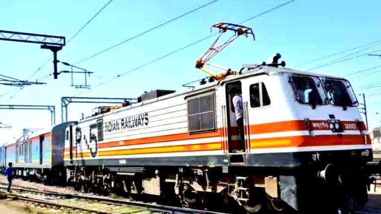 किसान आंदोलन खत्म, ट्रेनों का संचालन हुआ बहाल