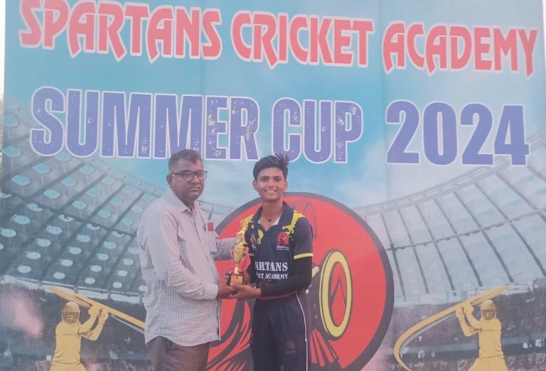 हॉस्टल सुपर जेंट्स एक विकेट से विजयी