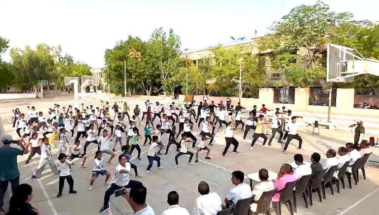 क्रीड़ा भारती द्वारा आयोजित मार्शल आर्ट शिविर का प्रदर्शन