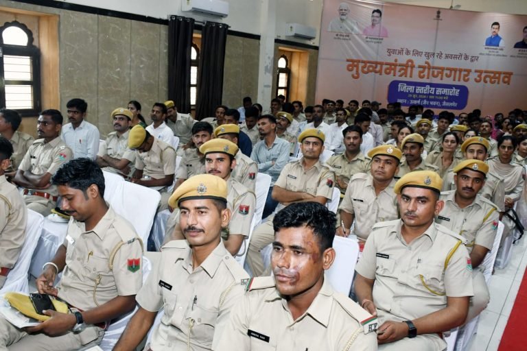 जैसलमेर में मुख्यमंत्री शर्मा ने वर्चुअली 421 नव नियुक्त कार्मिकों का किया उत्साहवर्द्वन, दिए नियुक्ति पत्र