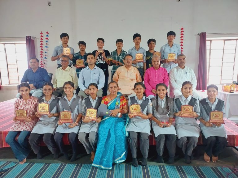 प्रतिभा सम्मान समारोह एवं विज्ञान प्रयोगशाला का उदघाटन