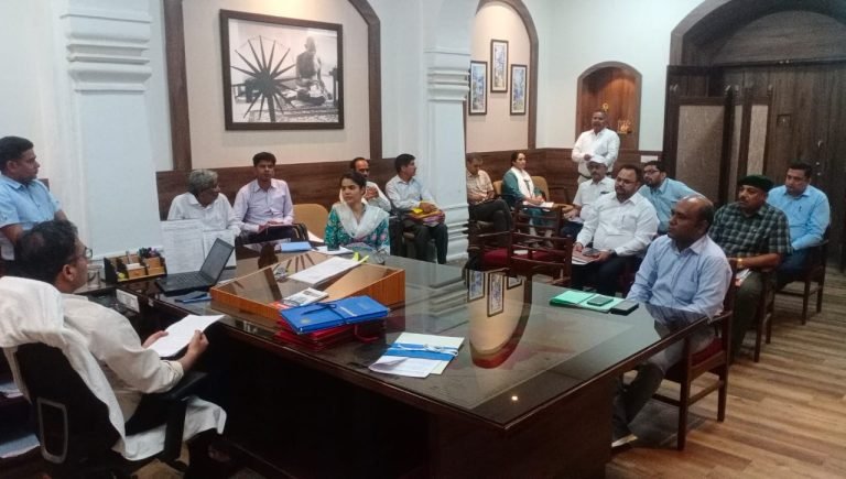 जिला स्तरीय शिकायत निराकरण समिति की बैठक आयोजित