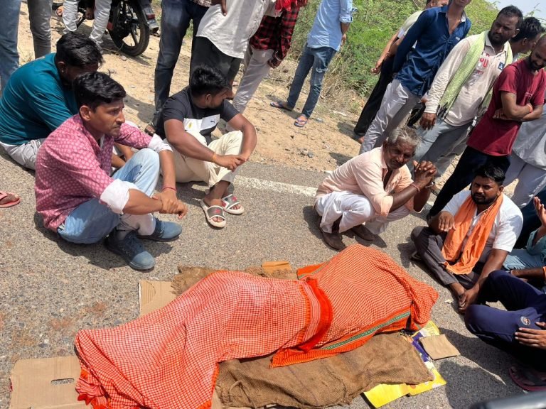 जैसलमेर रोड पर बोरे में मिला नाबालिग का शव