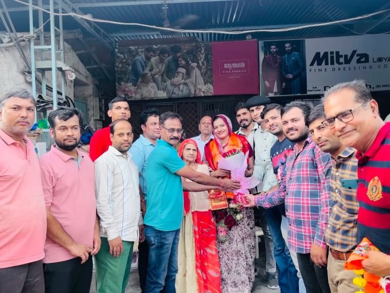 घांची नवयुवक मंडल द्वारा ममता परिहार को पीएचडी डिग्री मिलने पर बधाई दी