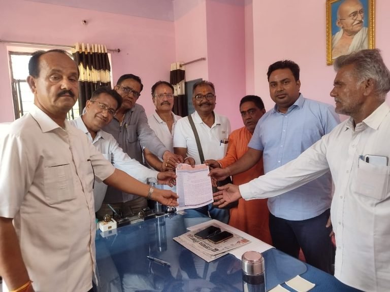 स्वर्णनगरी जैसलमेर में नया रोडवेज़ बस स्टेण्ड बनाने एवं बसें शुरू करने हेतू दिया ज्ञापन