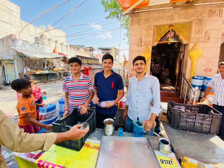 निर्जला एकादशी पर श्री प्रत्यक्ष महावीर बालाजी मंदिर में सेवा कार्य किया गया