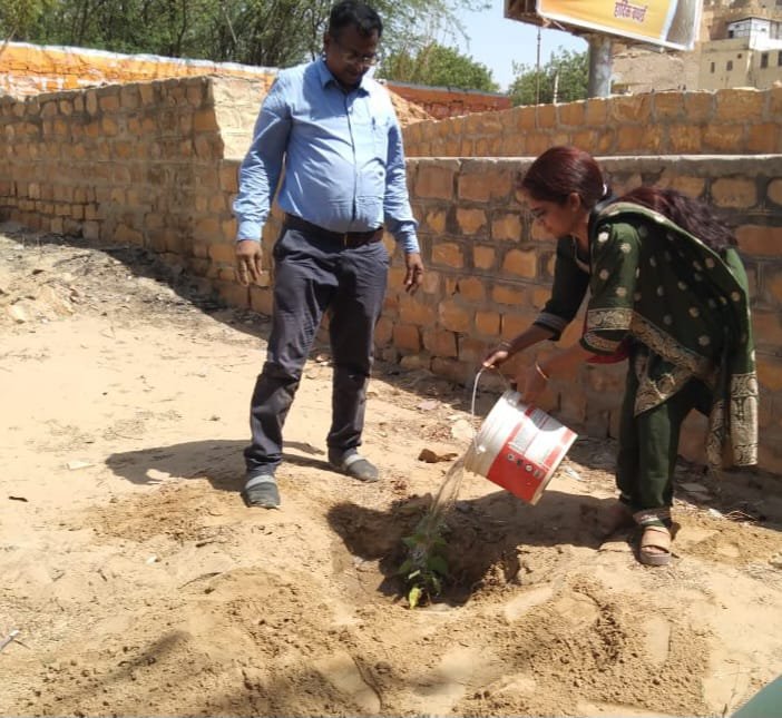 पशुचिकित्सा संस्थाओं में किया गया साफ सफाई एवं वृक्षारोपण