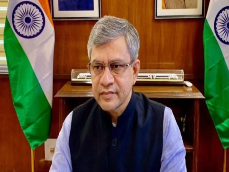 रेलमंत्री ने की पाली मारवाड़ रेलवे स्टेशन के पुनर्विकास परियोजना की समीक्षा