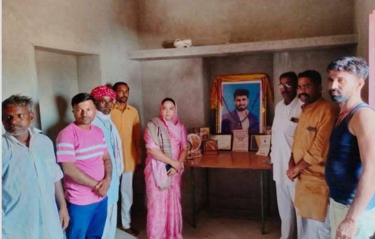 अंजना मेघवाल ने स्वर्गीय भानु को दी श्रद्धांजलि