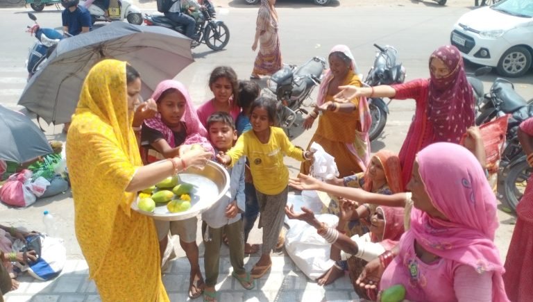 निर्जला एकादशी मनाई, दान-पुण्य किया