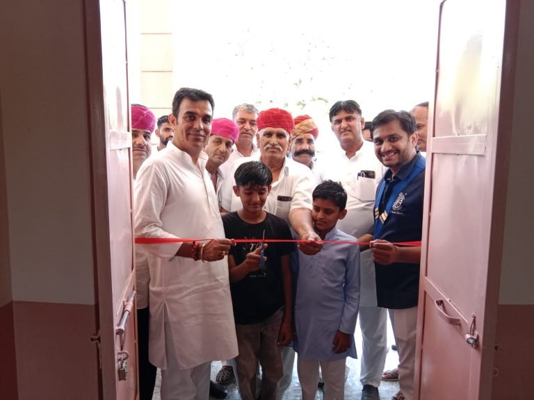 पूर्व विधायक महेंद्र विश्नोई ने रा.उ.मा.वि.रोहिल्ला कलां में 8 कक्षा कक्ष व शौचालय निर्माण कार्य का लोकार्पण किया