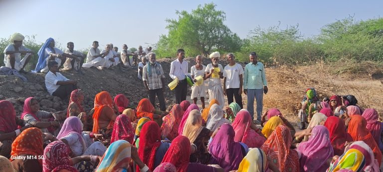 श्रमिको को कानून का पढ़ाया पाठ 