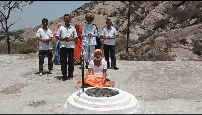 दोपहर 11 बजे से 2 बजे तक नोतपा में 9 दिन तक सूर्य तपस्या कर सूर्य देव इंद्र देव शिव बाबा से  कर रहे प्रार्थना