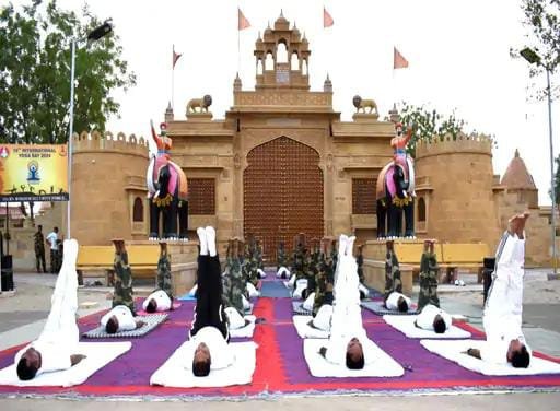 बीएसएफ की 154 बीएन बटालियन ने म्याजलार स्थित ऐतिहासिक तपोभूमि ख्याला मठ पर योगाभ्यास कर जागरूक किया