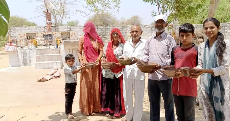  श्रमदान के माध्यम से मामाजी का थान विद्यालय में पक्षियों की  नियमित देखभाल