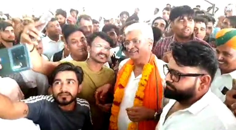 भाजपा प्रत्याशी गजेंद्र सिंह शेखावत की जीत तय, किया जा रहा अभिनंदन