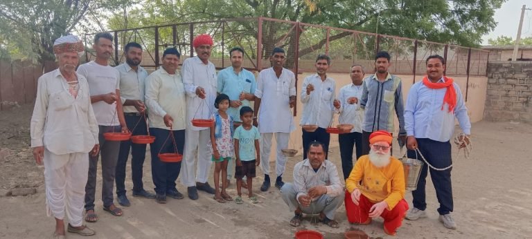 वेलकम सिक्योर लाईफ सेवा फाउंडेशन जोधपुर के तत्वावधान में पक्षियों के लिए परिंडे लगाए गए